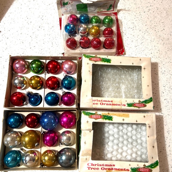 Miniature Christmas Ornaments Multi Coloured Balls Shiny Bright 36 in 3 Boxes - Picture 1 of 8